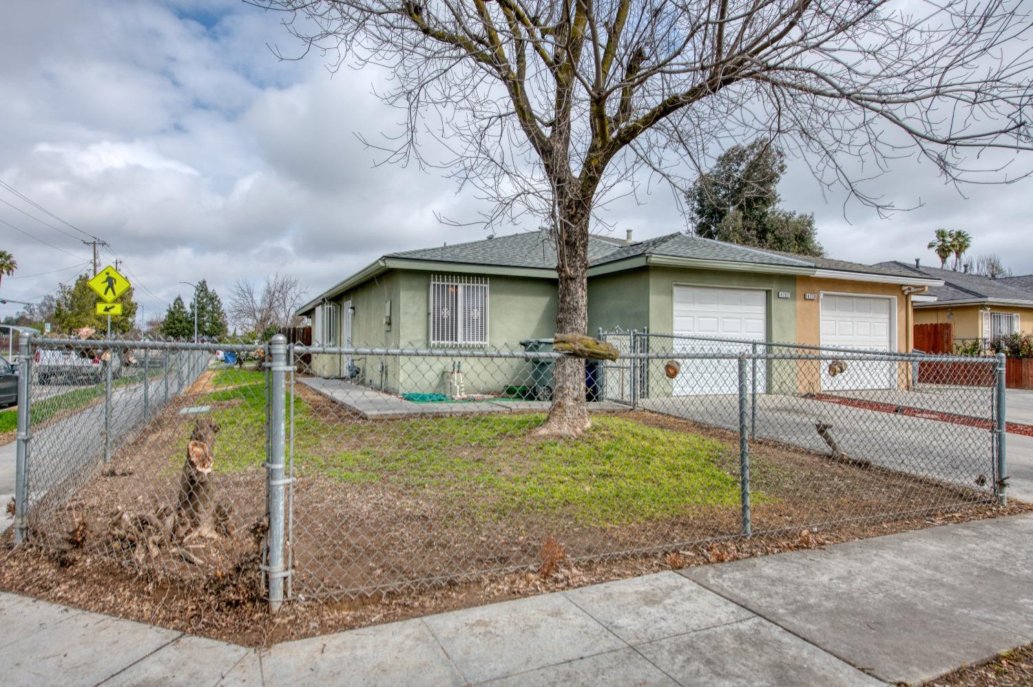 4782 W Ashlan Avenue