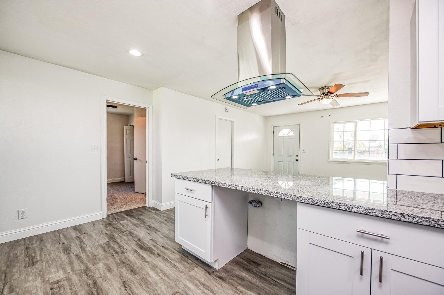 204 W Kaviland Avenue