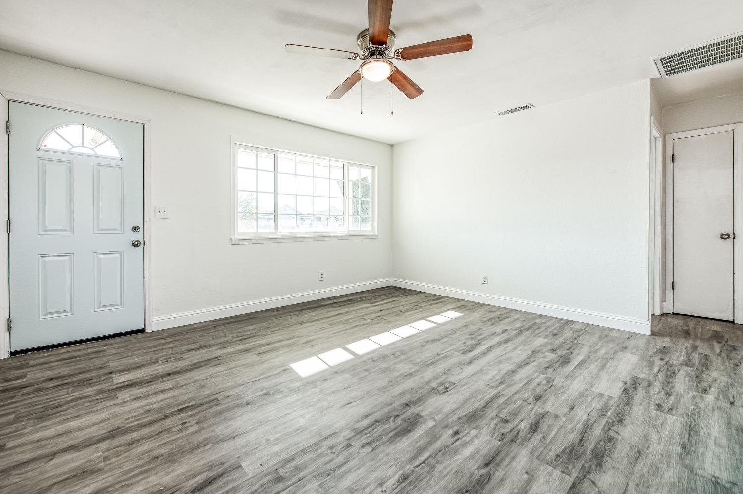 204 W Kaviland Avenue