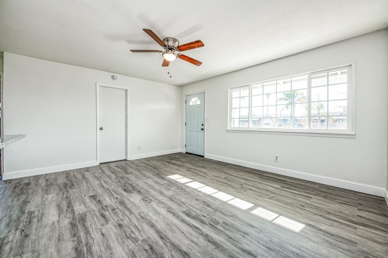 204 W Kaviland Avenue