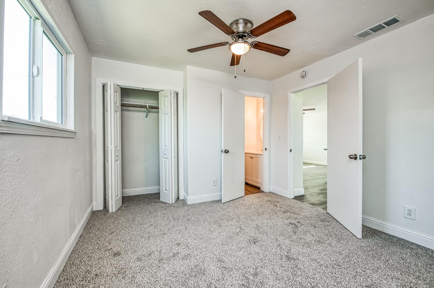 204 W Kaviland Avenue