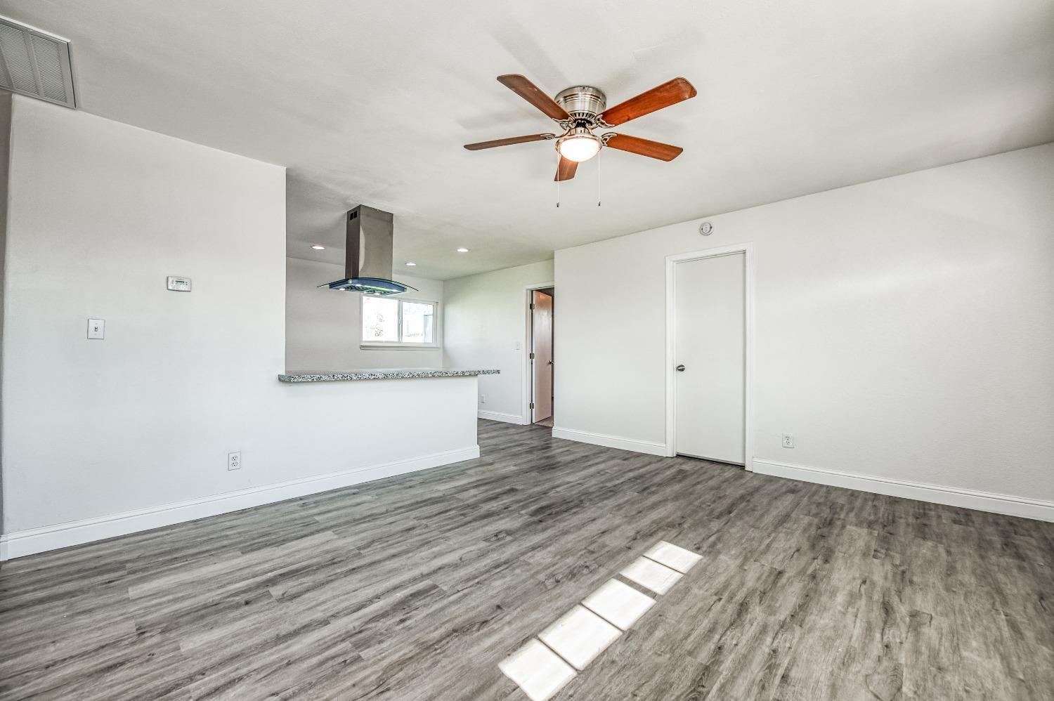 204 W Kaviland Avenue