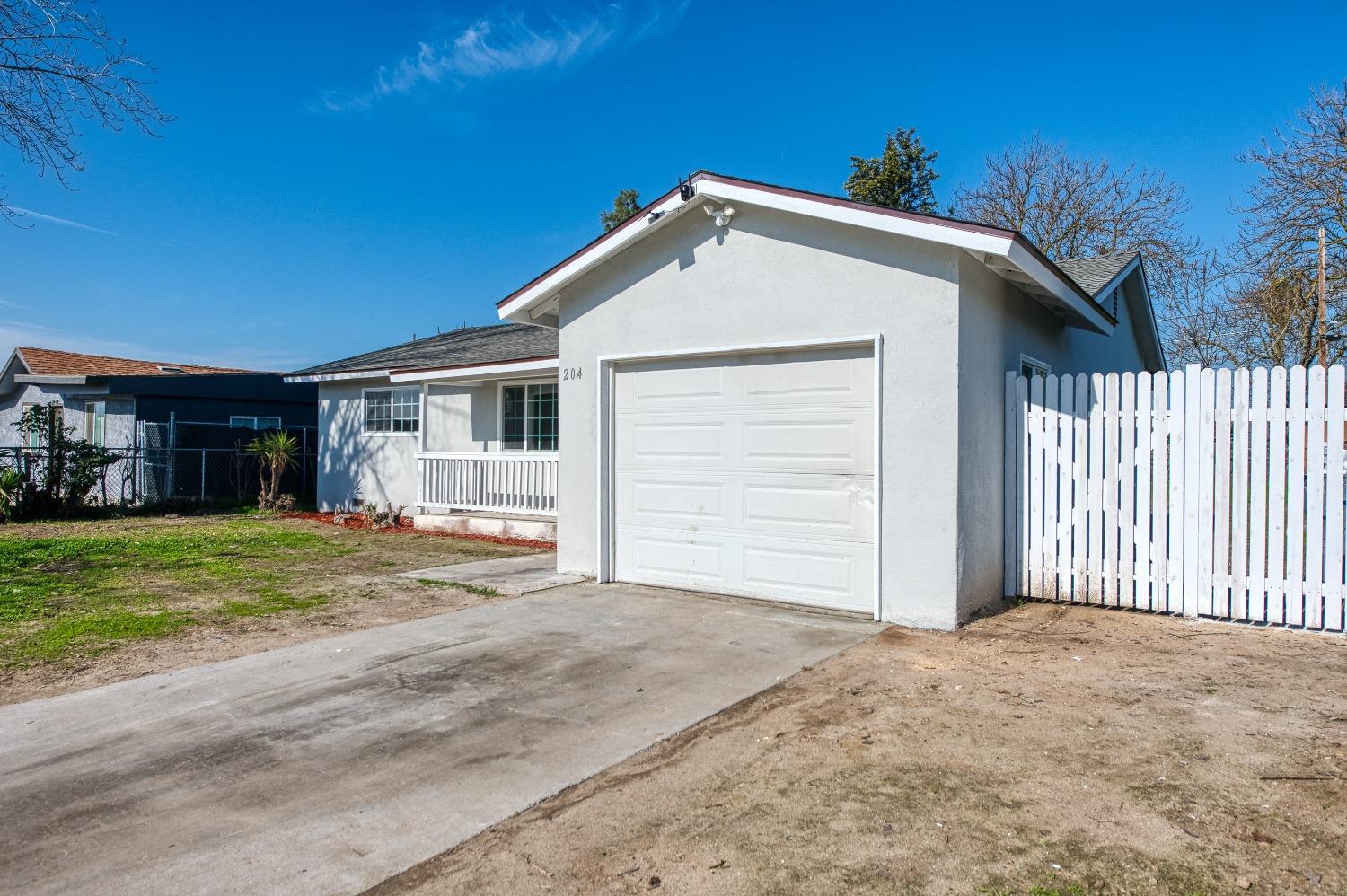 204 W Kaviland Avenue