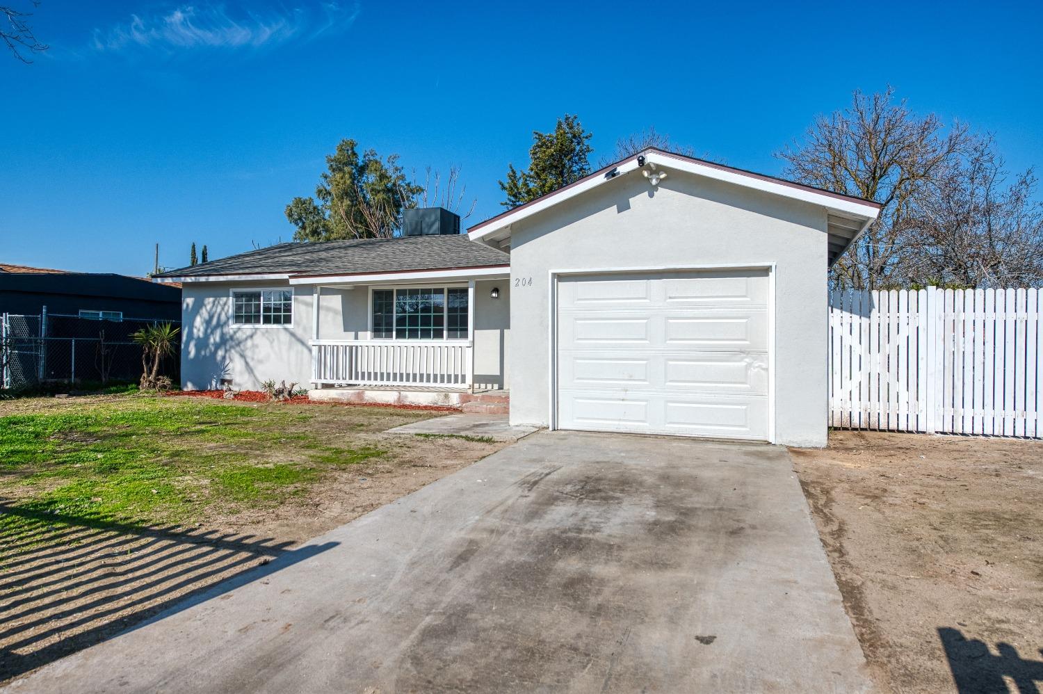 204 W Kaviland Avenue