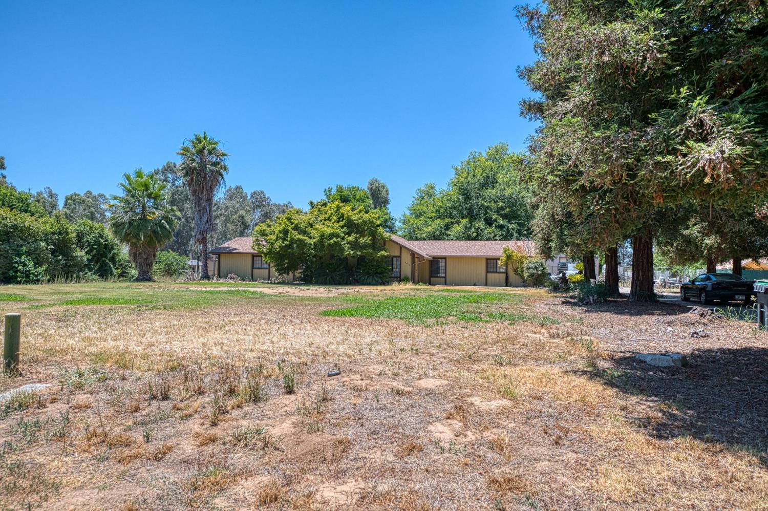 7815 N Sanders Avenue