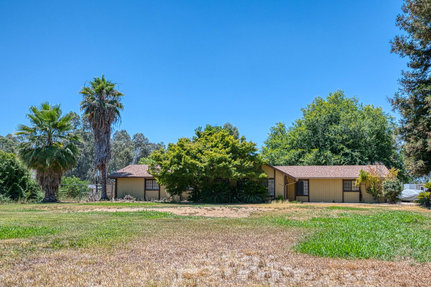 7815 N Sanders Avenue