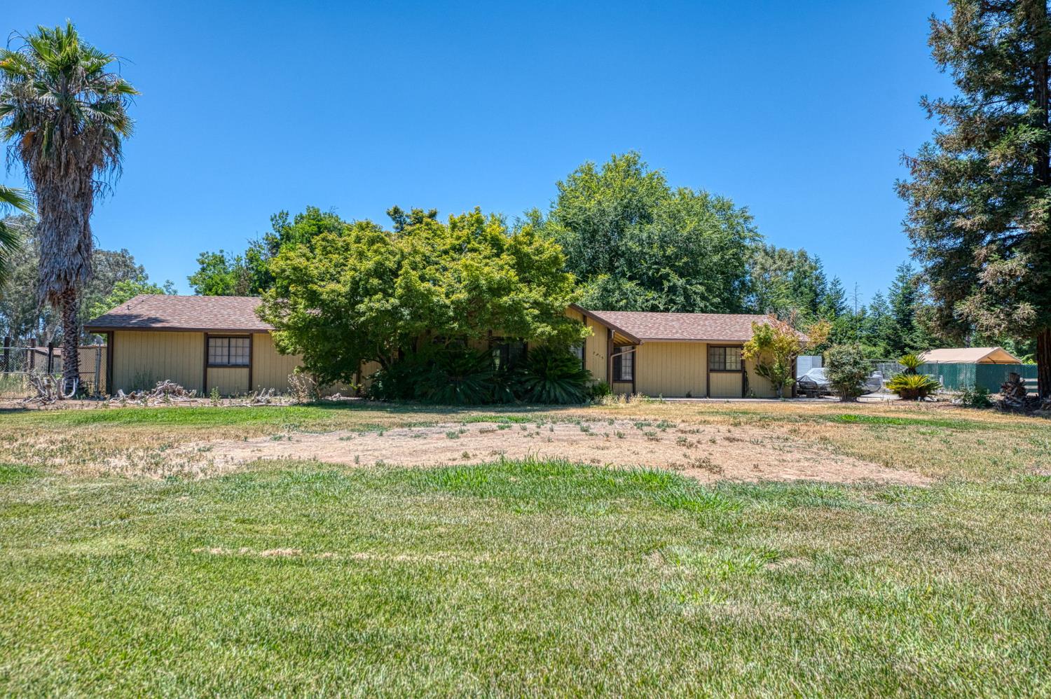 7815 N Sanders Avenue