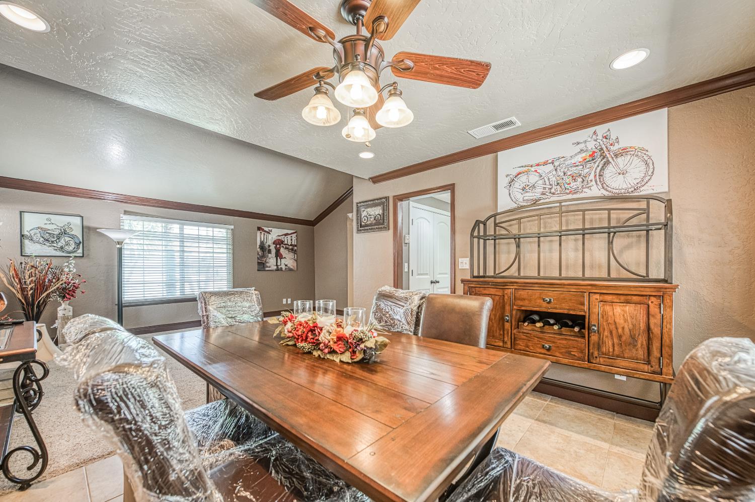 3317 E Palo Alto Avenue