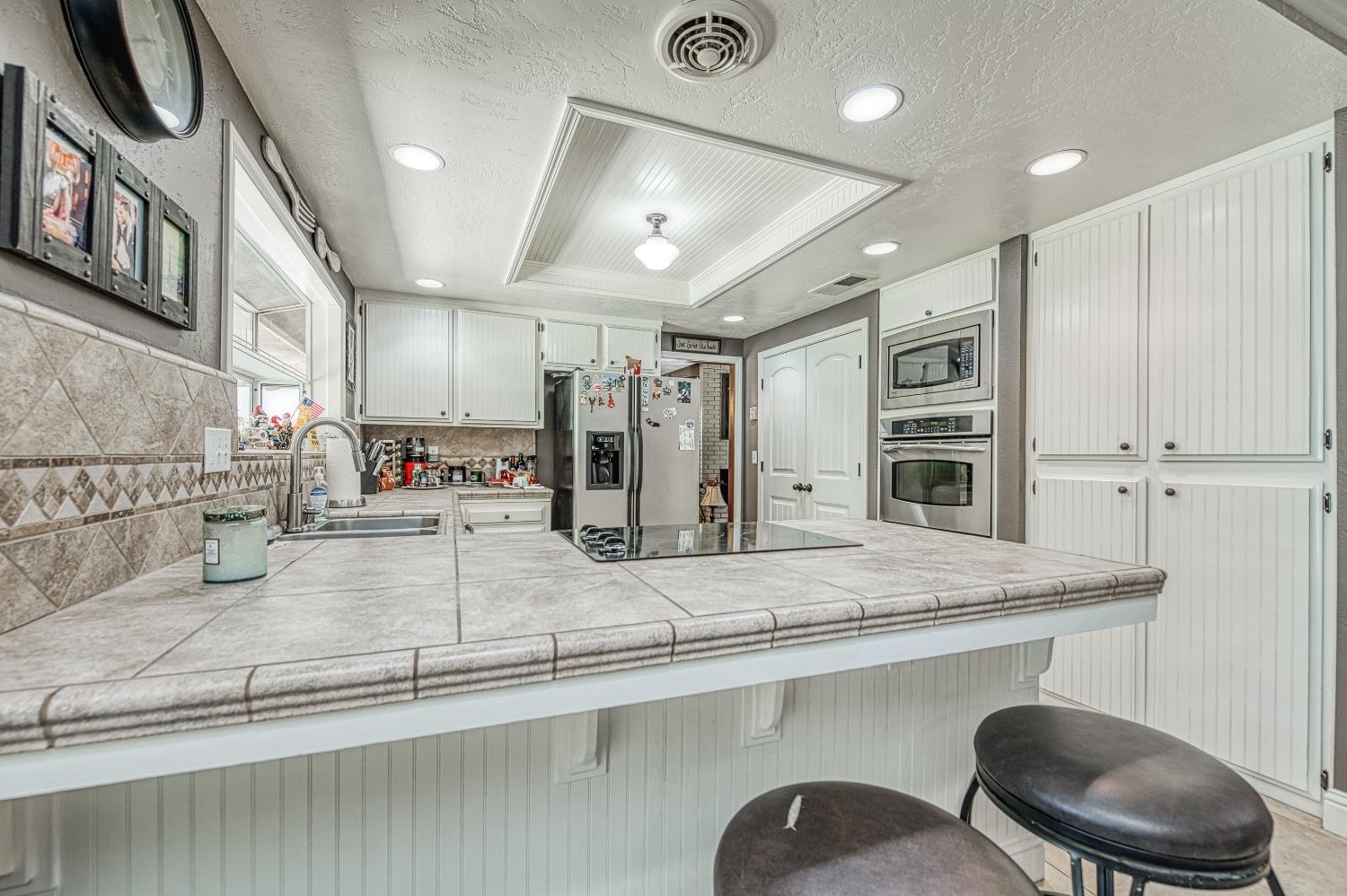 3317 E Palo Alto Avenue