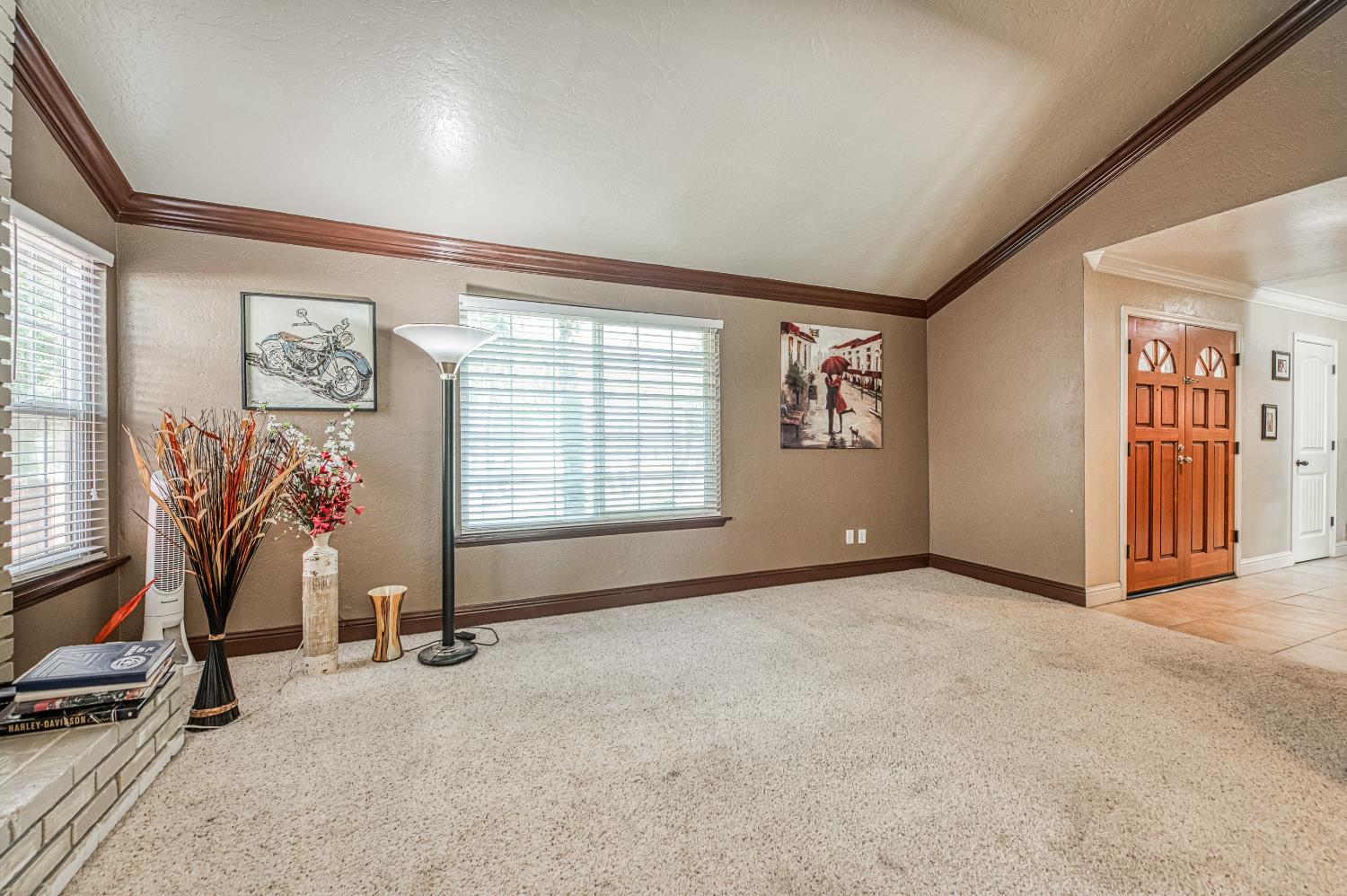 3317 E Palo Alto Avenue