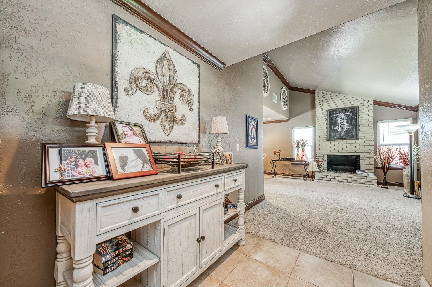 3317 E Palo Alto Avenue