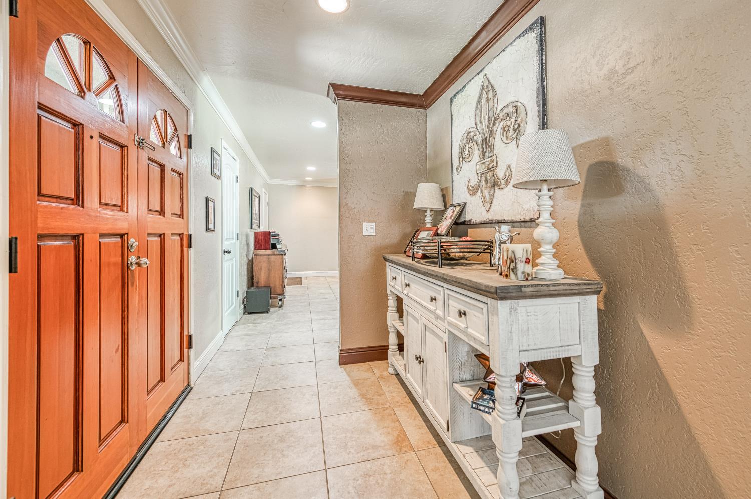 3317 E Palo Alto Avenue