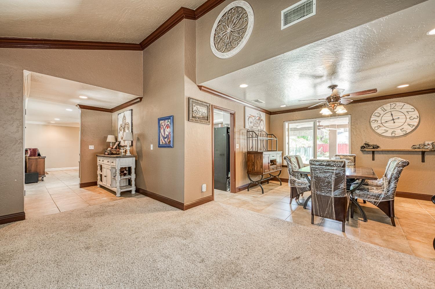 3317 E Palo Alto Avenue