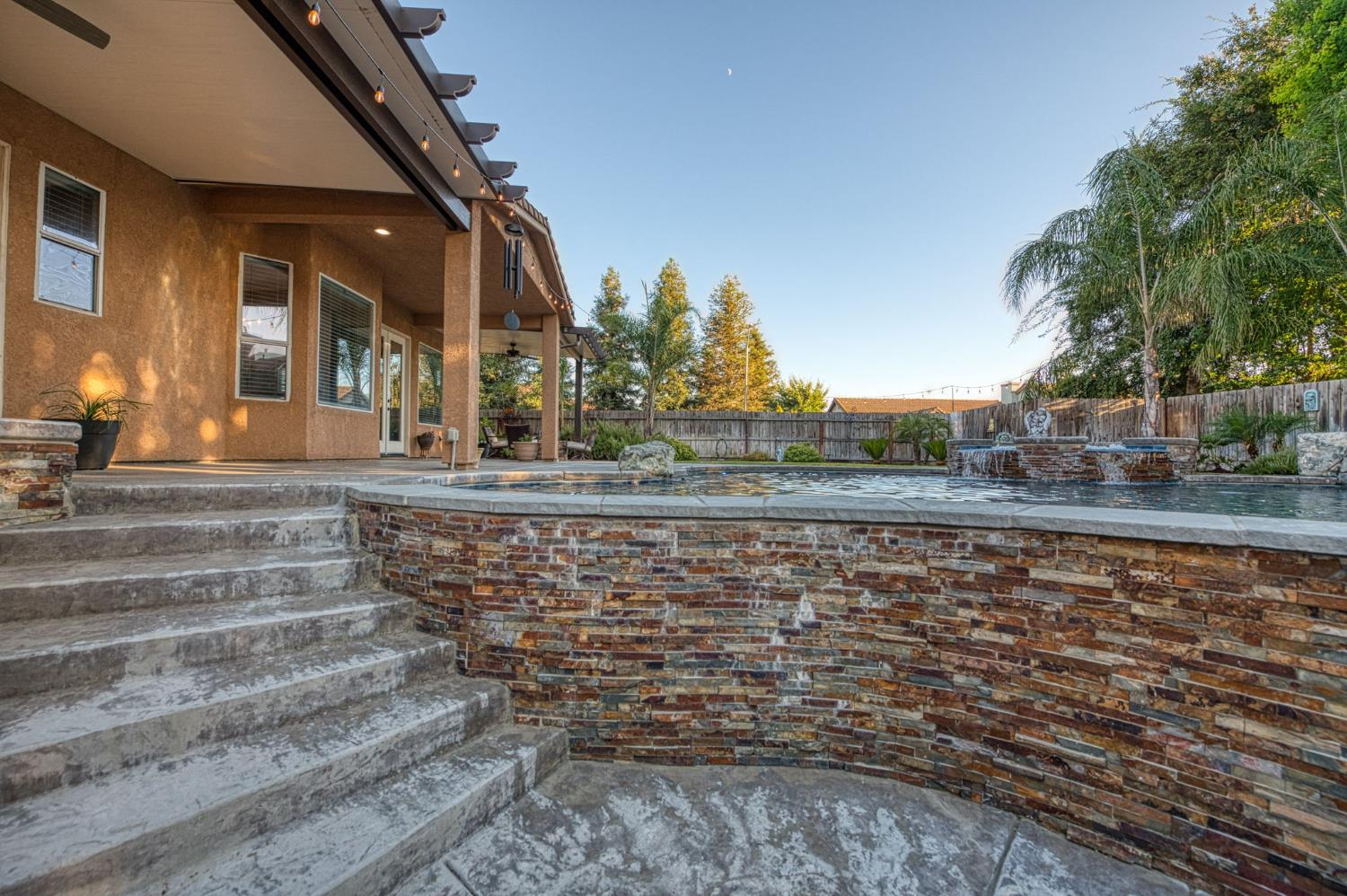 970 N Orangewood Avenue