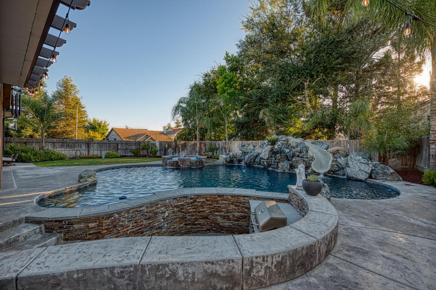 970 N Orangewood Avenue