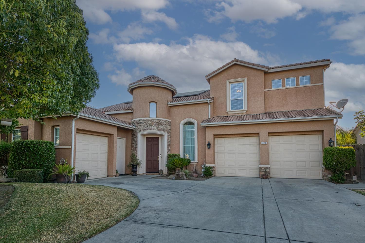 970 N Orangewood Avenue