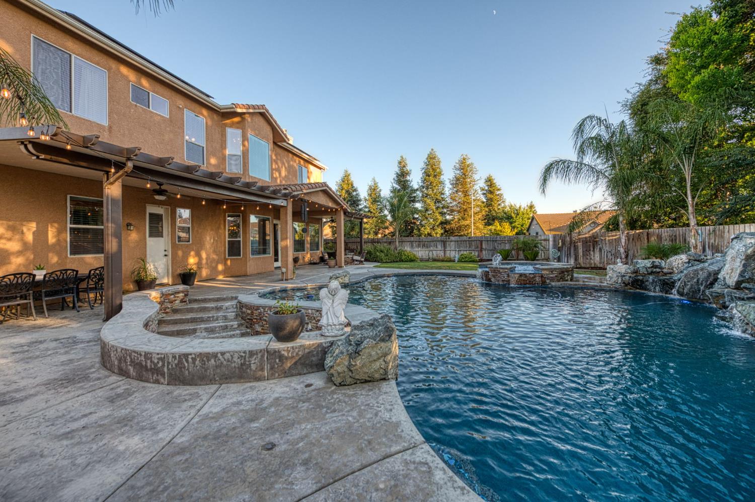 970 N Orangewood Avenue