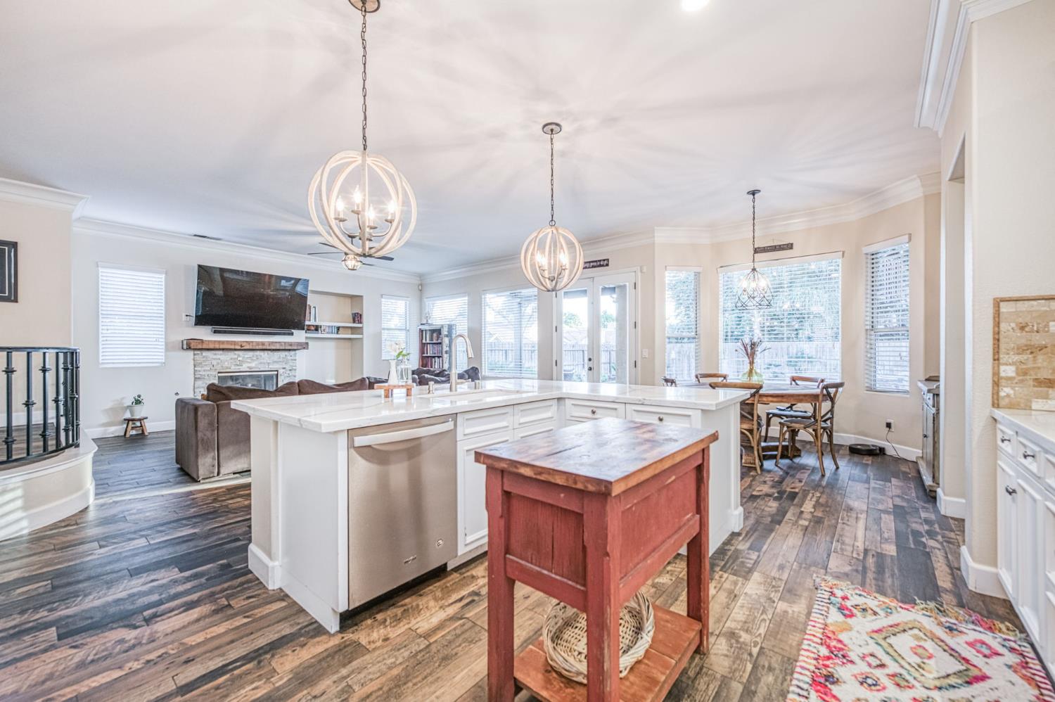 970 N Orangewood Avenue