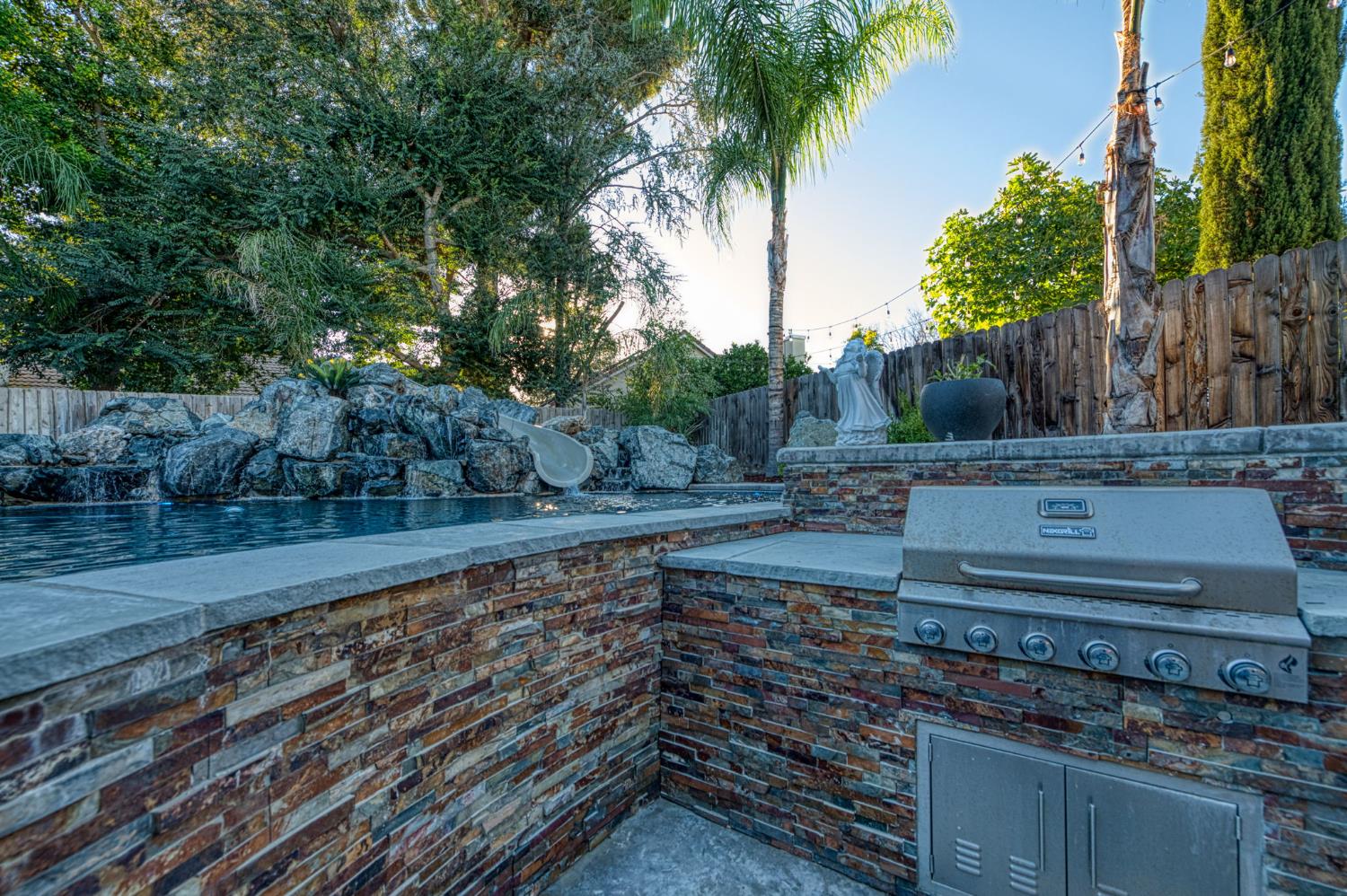 970 N Orangewood Avenue