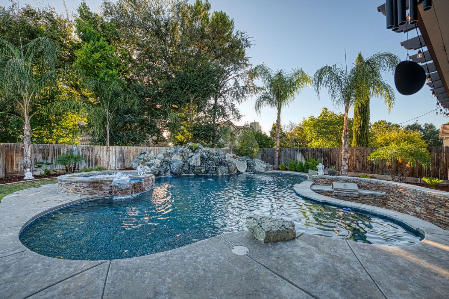 970 N Orangewood Avenue