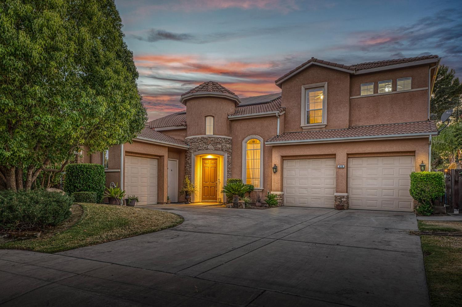 970 N Orangewood Avenue