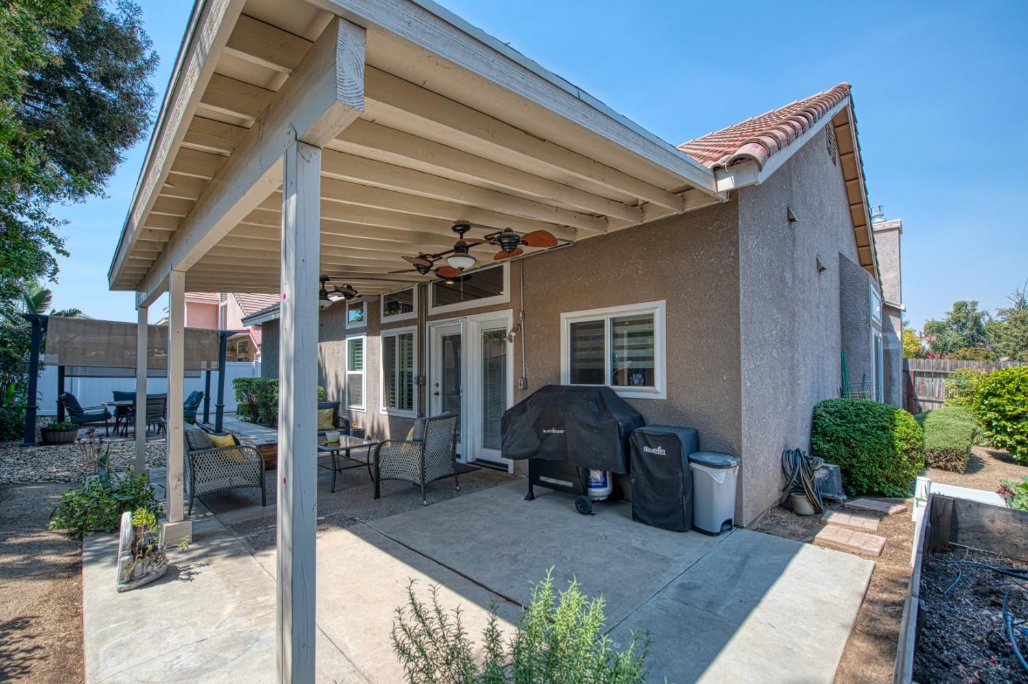 218 W Fallbrook Avenue