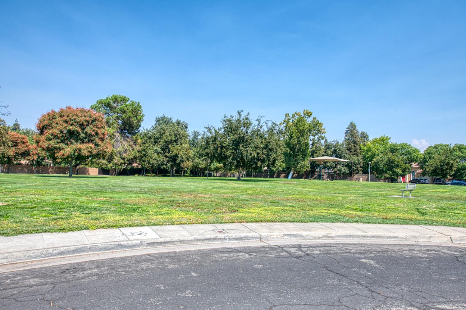 218 W Fallbrook Avenue