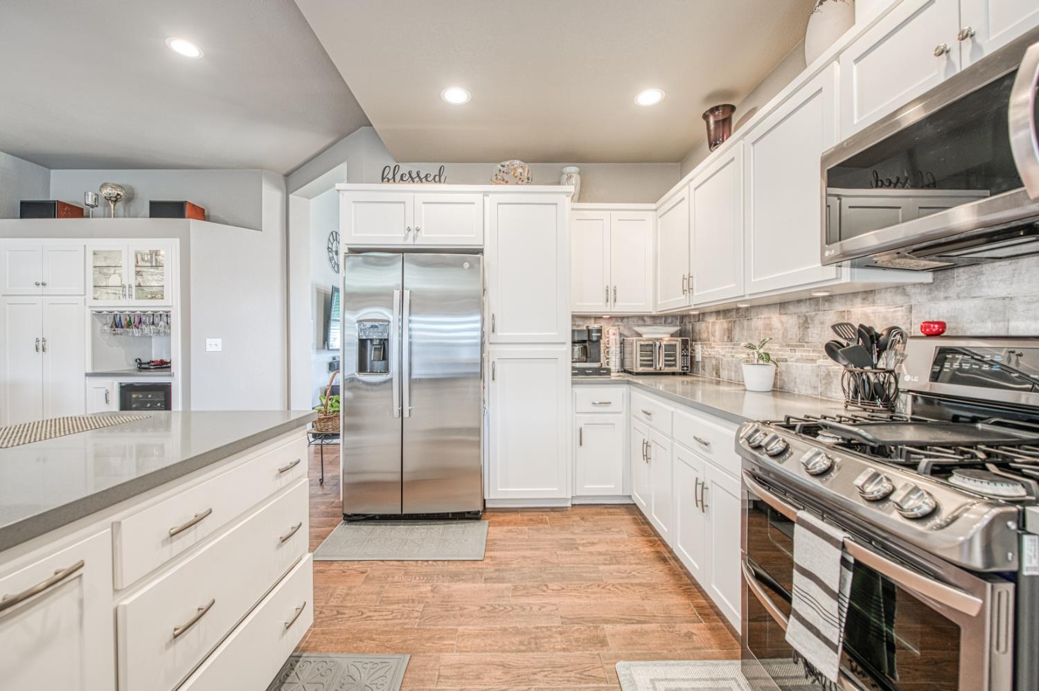 218 W Fallbrook Avenue