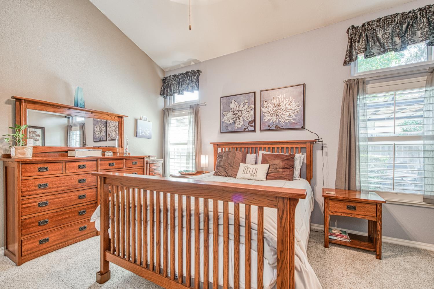 218 W Fallbrook Avenue