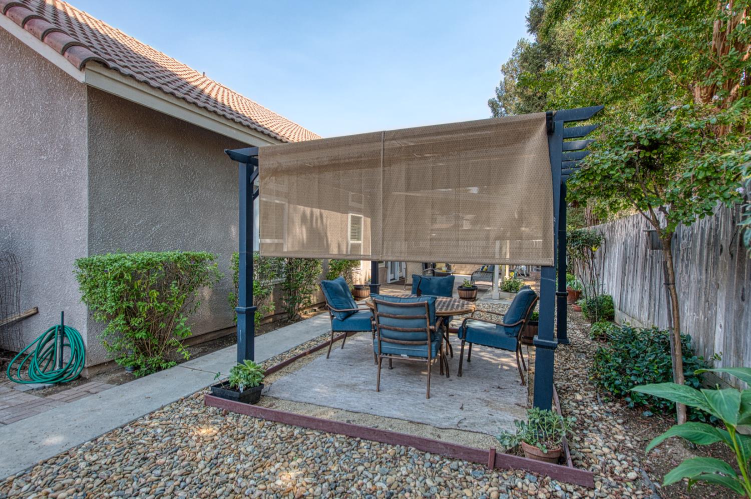 218 W Fallbrook Avenue