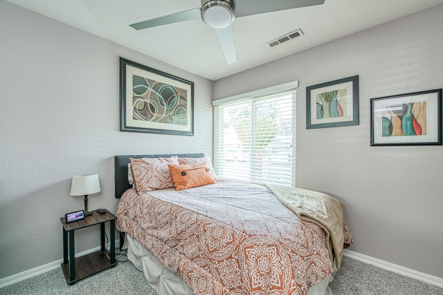 218 W Fallbrook Avenue