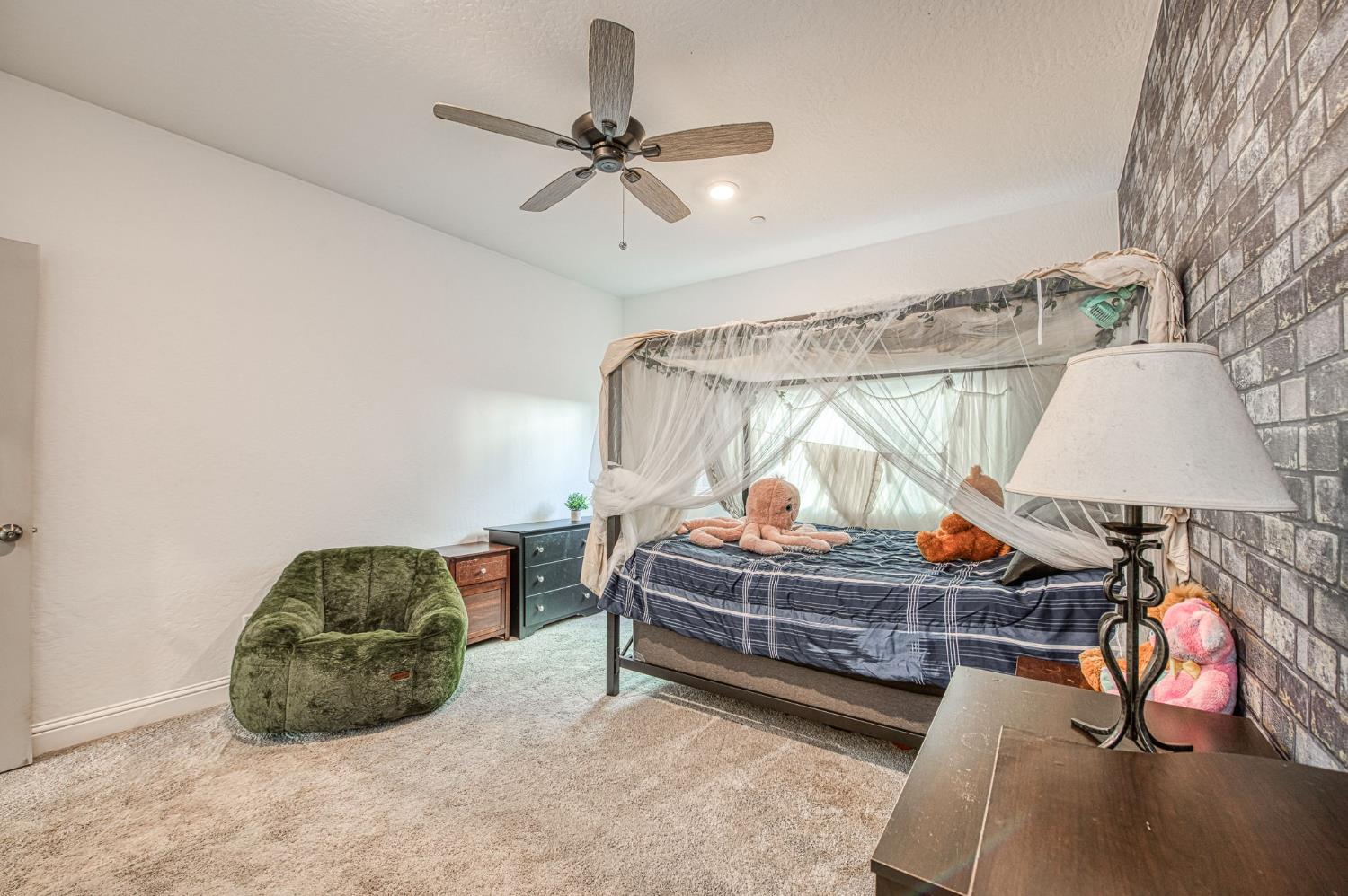 1817 N Phillip Avenue