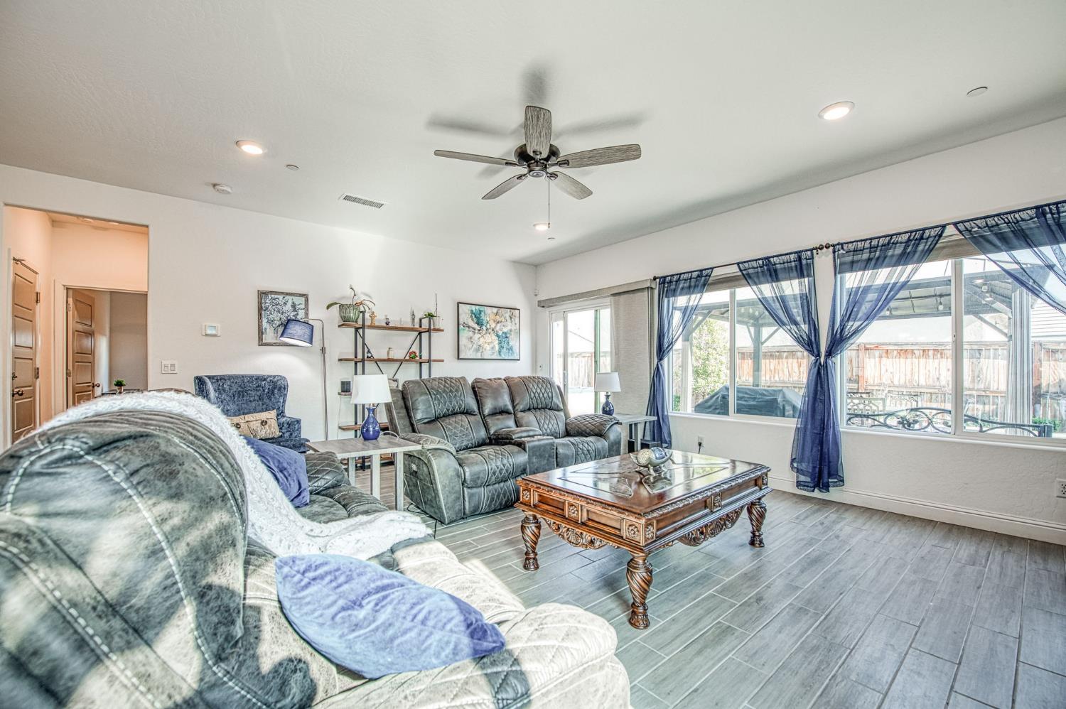 1817 N Phillip Avenue