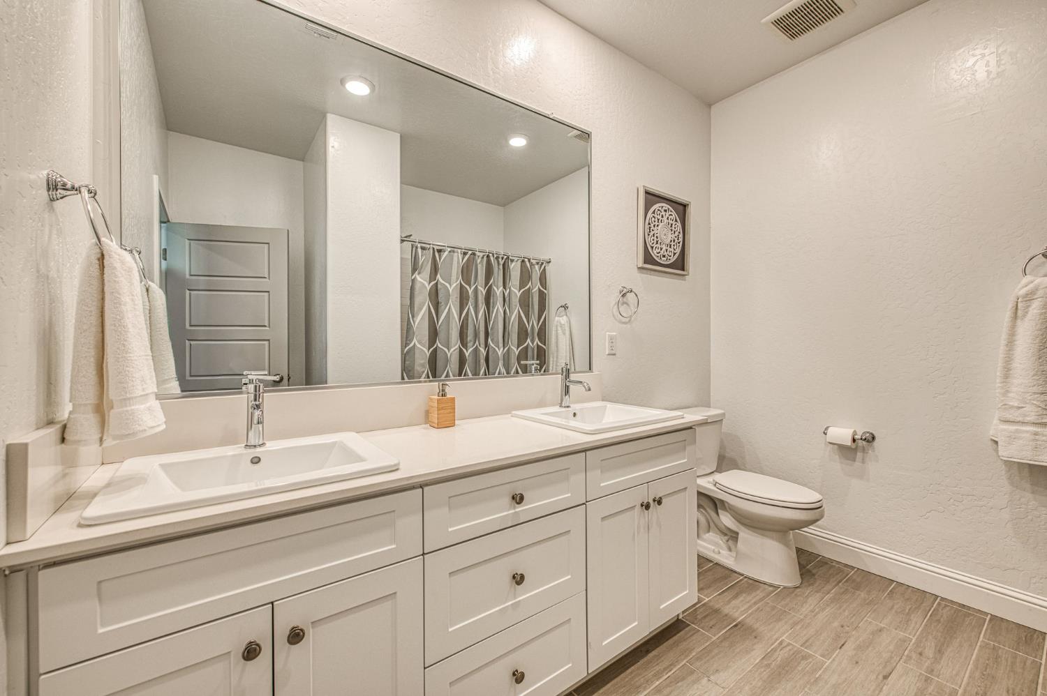 1817 N Phillip Avenue