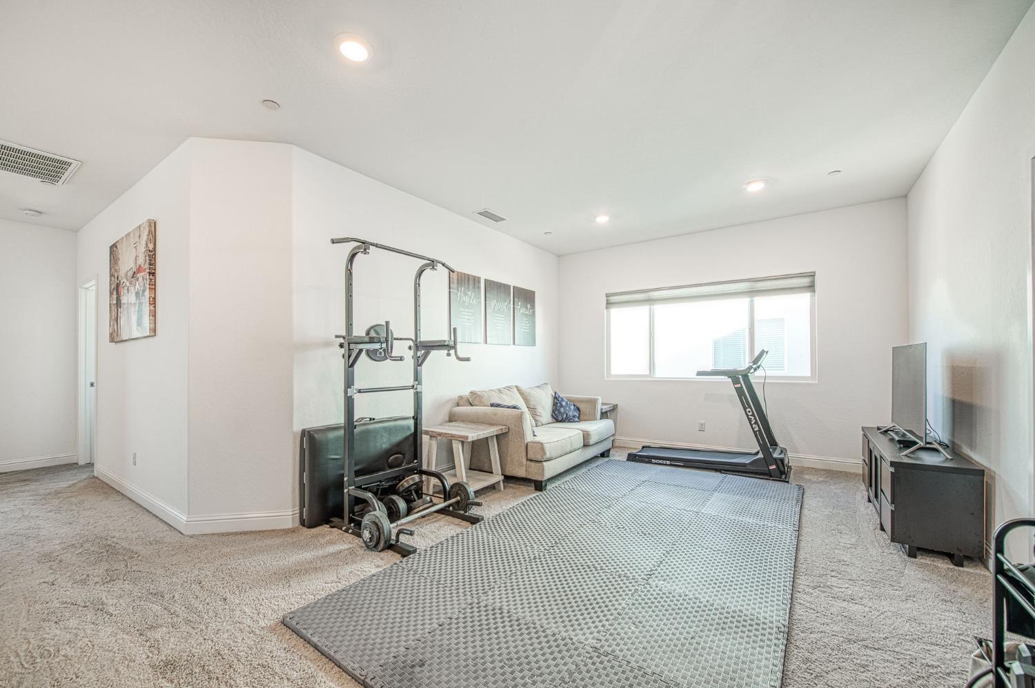 1817 N Phillip Avenue