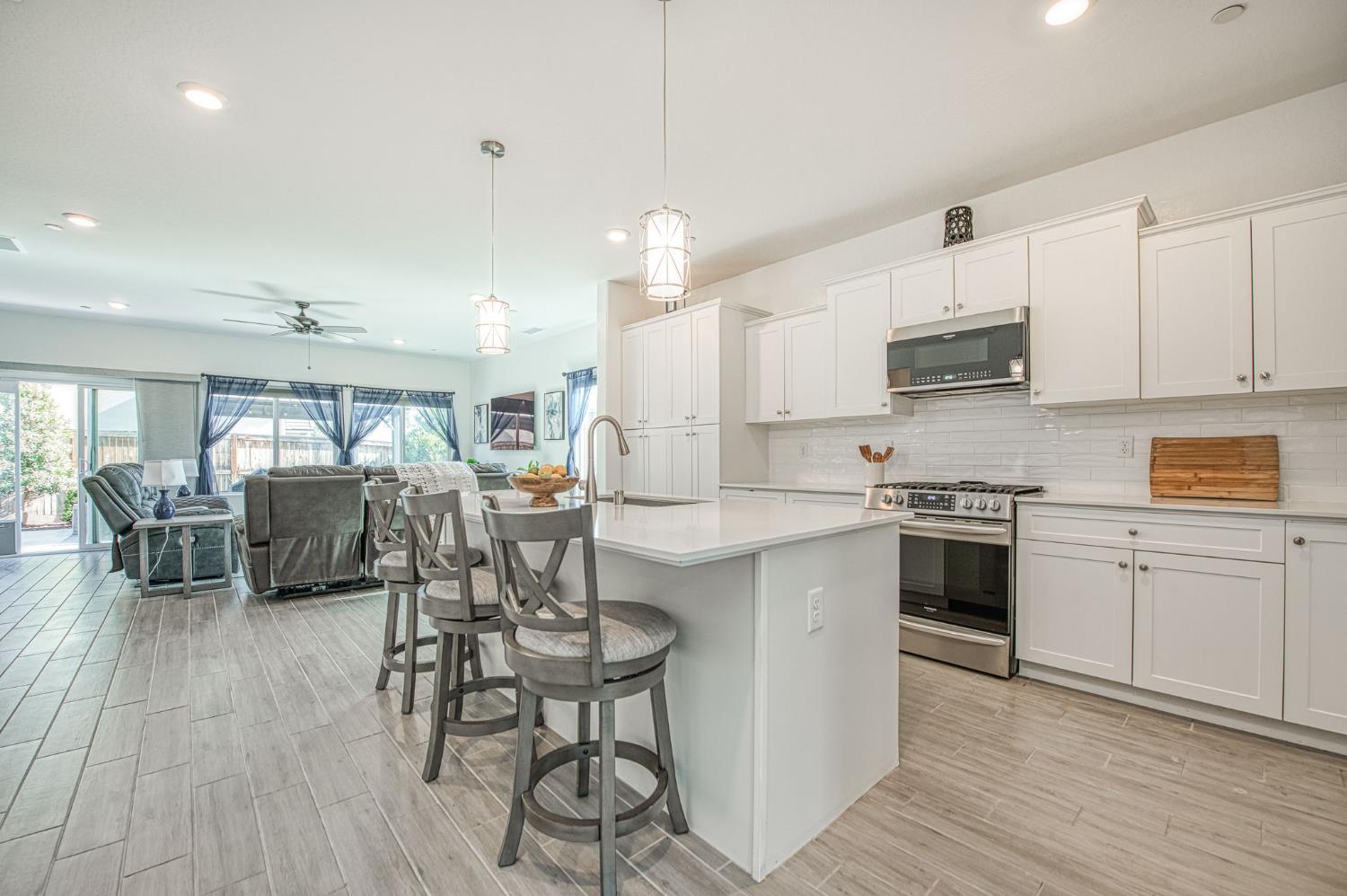 1817 N Phillip Avenue