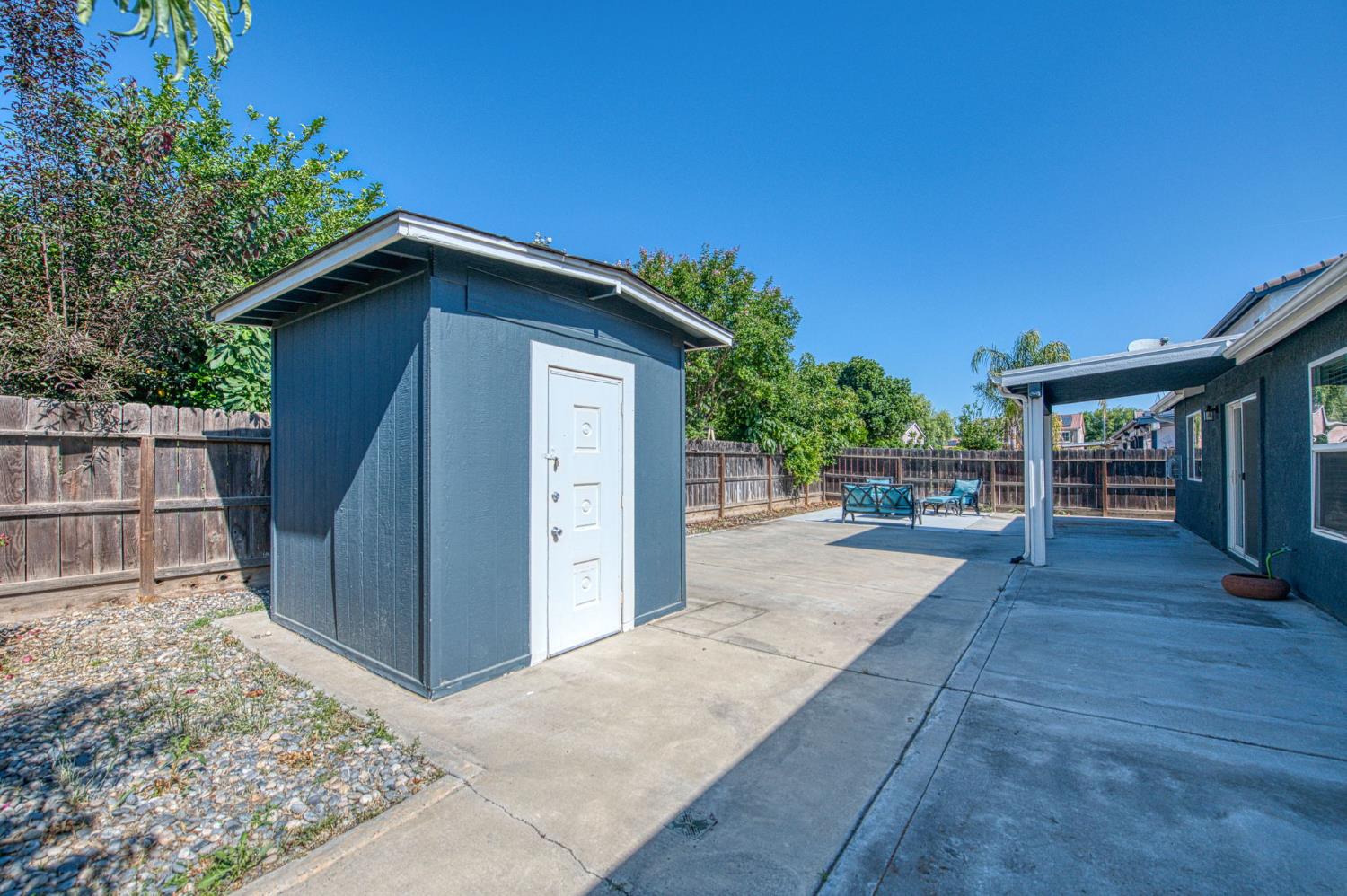 3673 N Denali Avenue