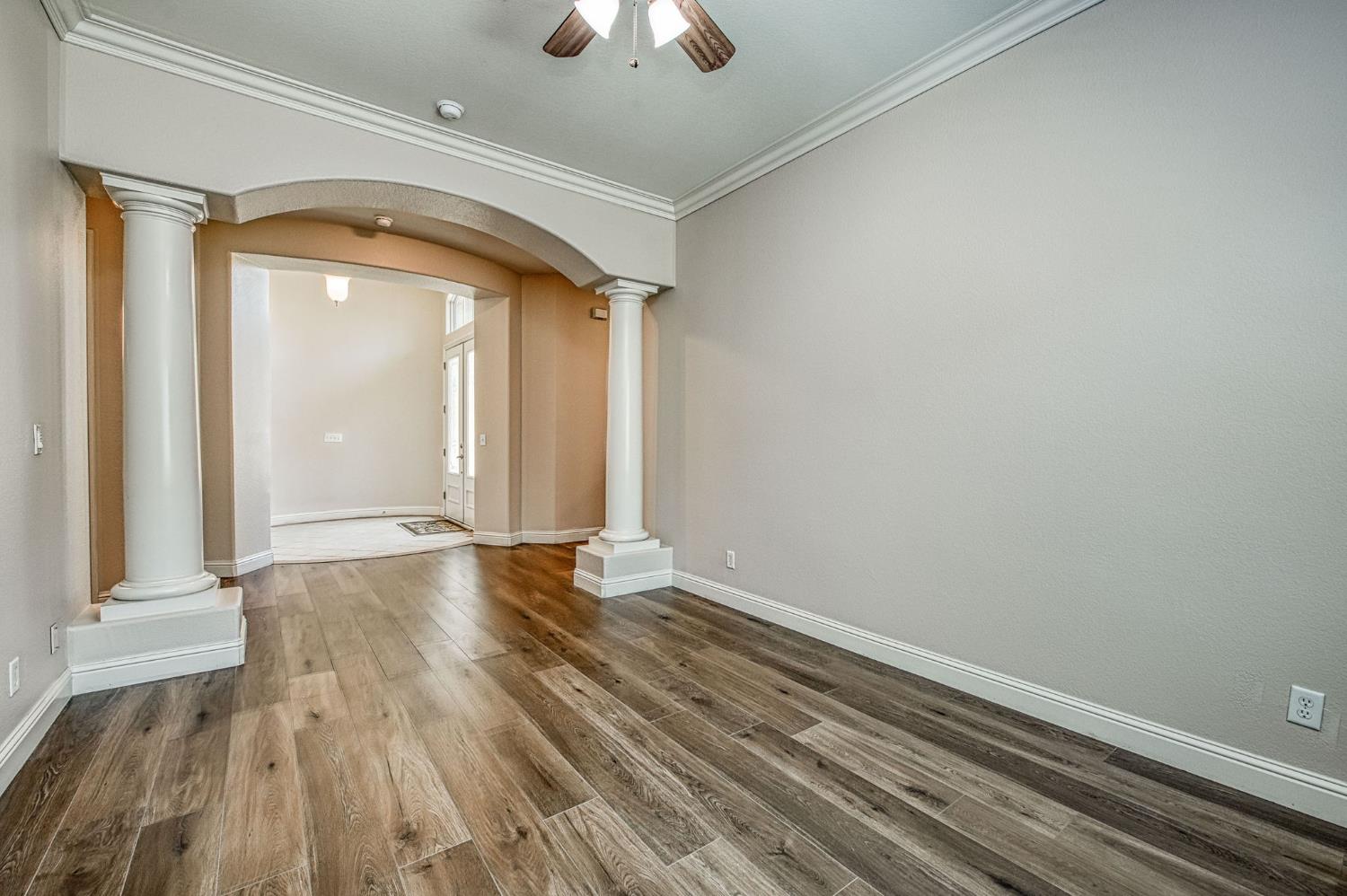 8405 N Paula