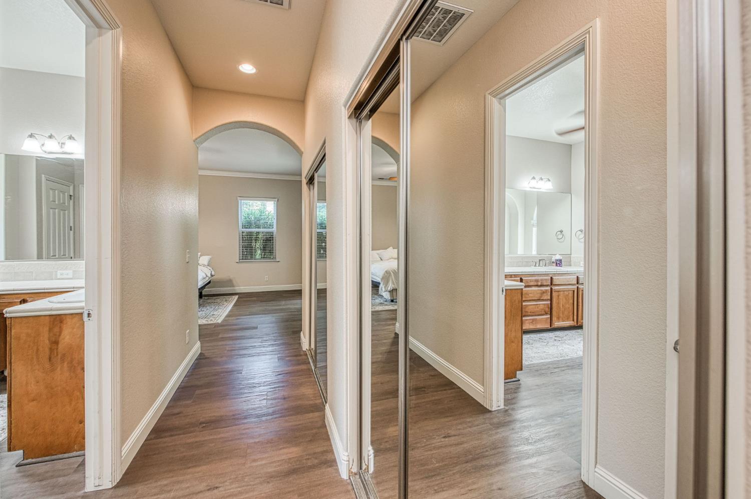 8405 N Paula