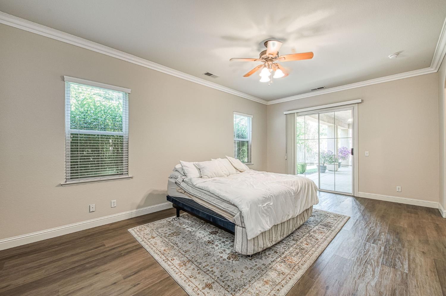 8405 N Paula