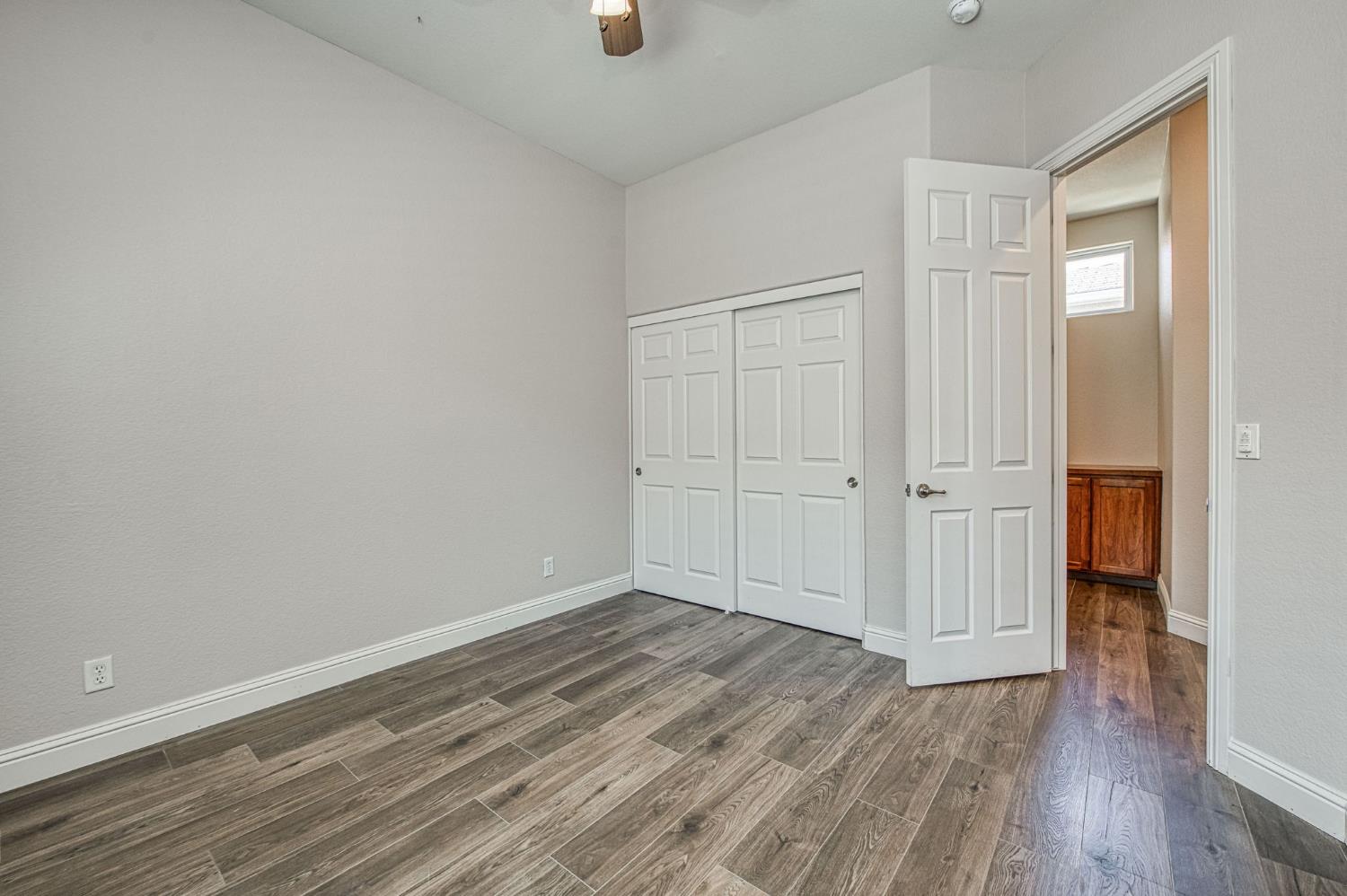 8405 N Paula