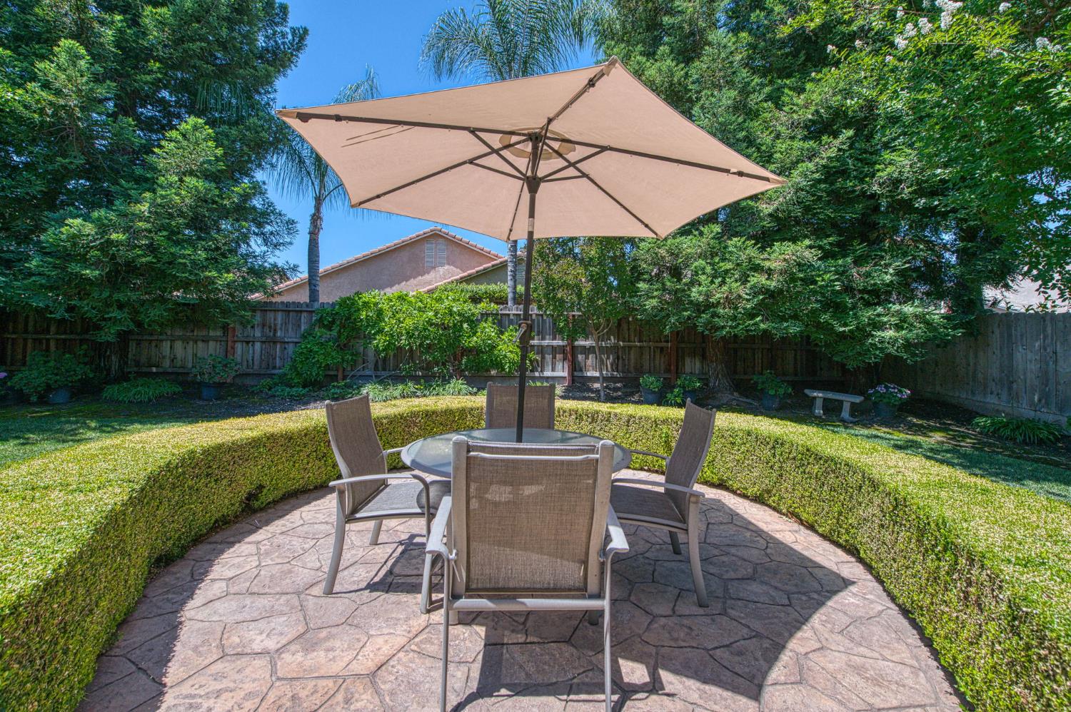 8405 N Paula