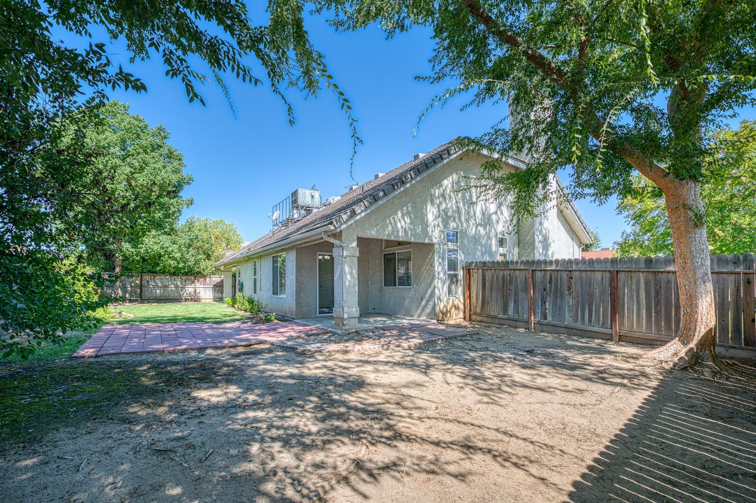 2231 E Pryor Drive