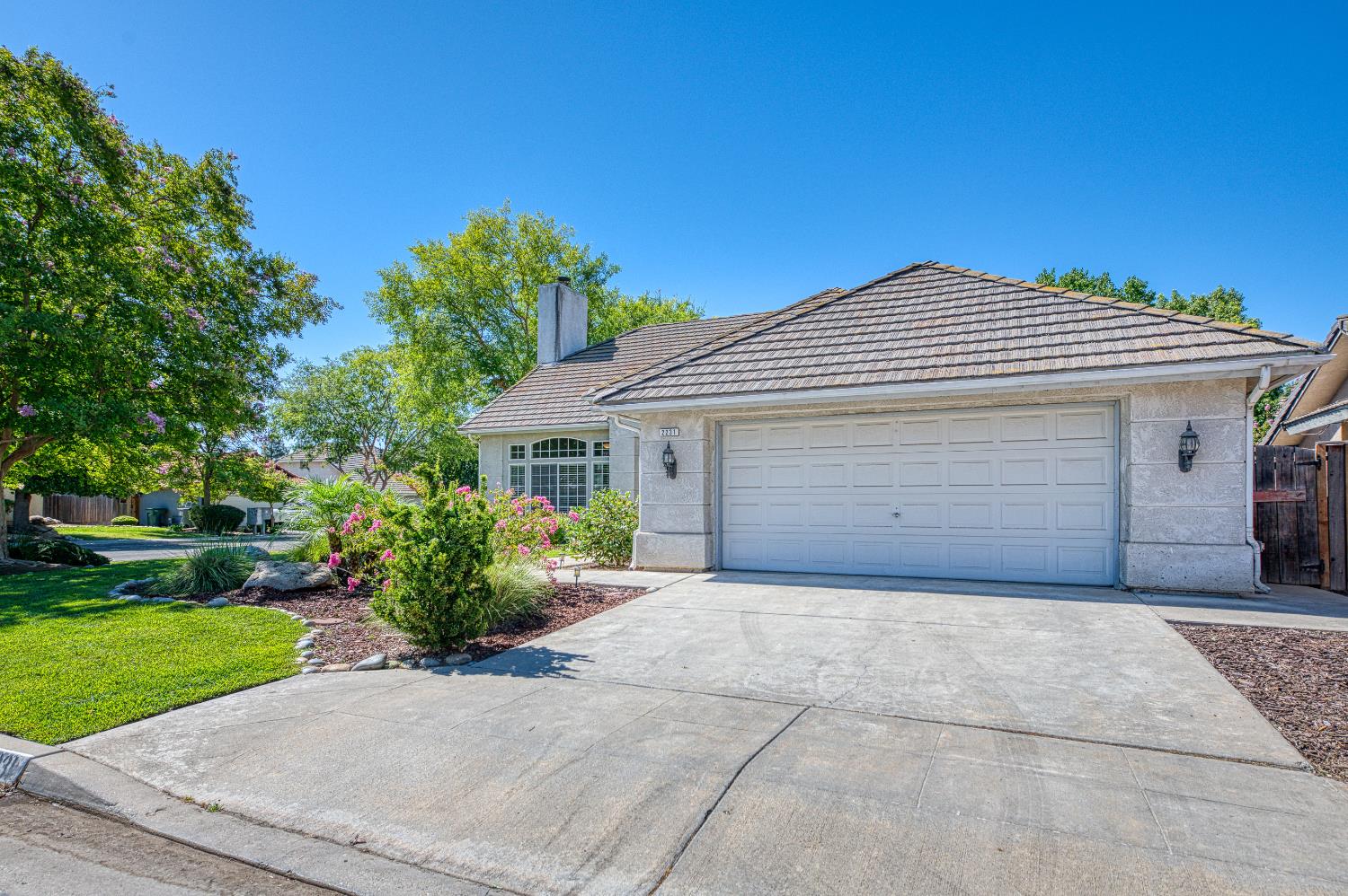 2231 E Pryor Drive