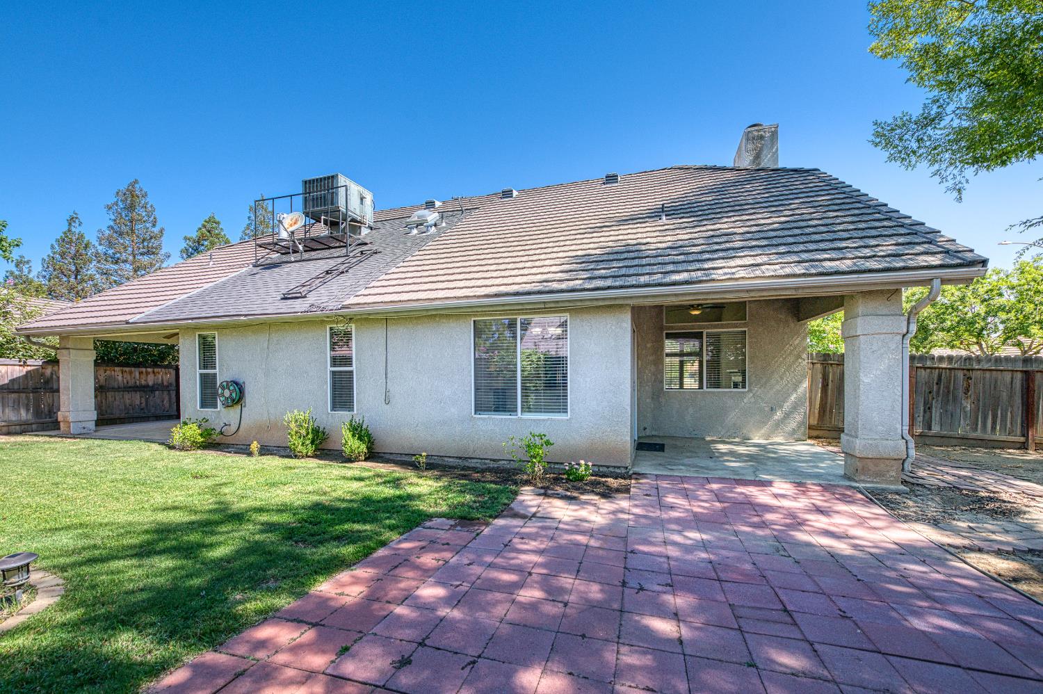2231 E Pryor Drive