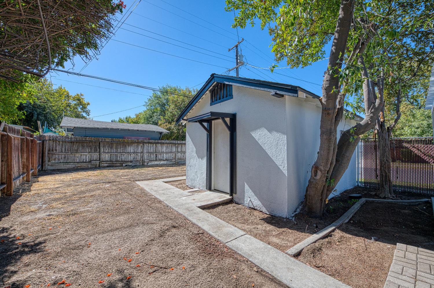 506 E Vassar