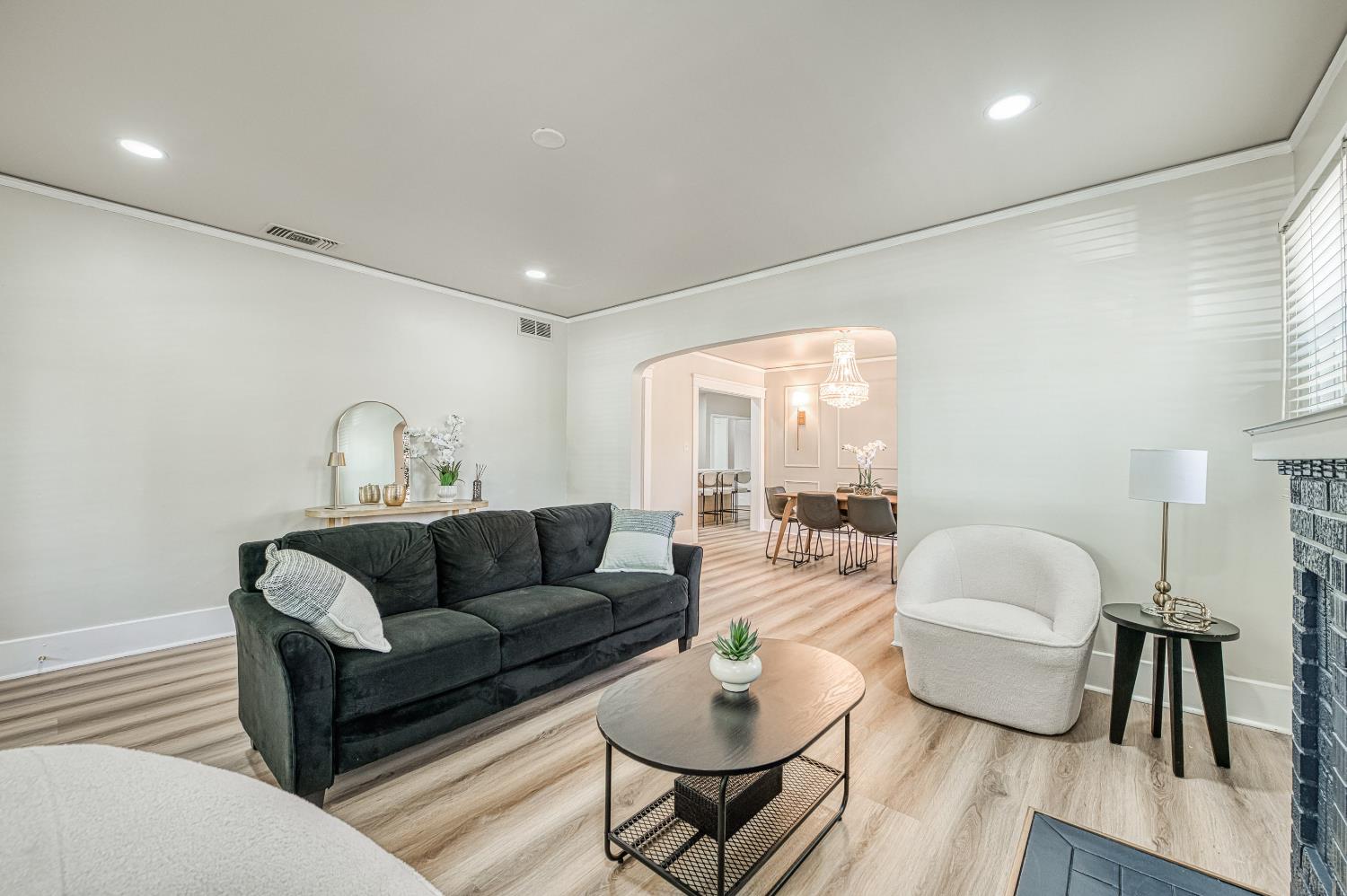 506 E Vassar