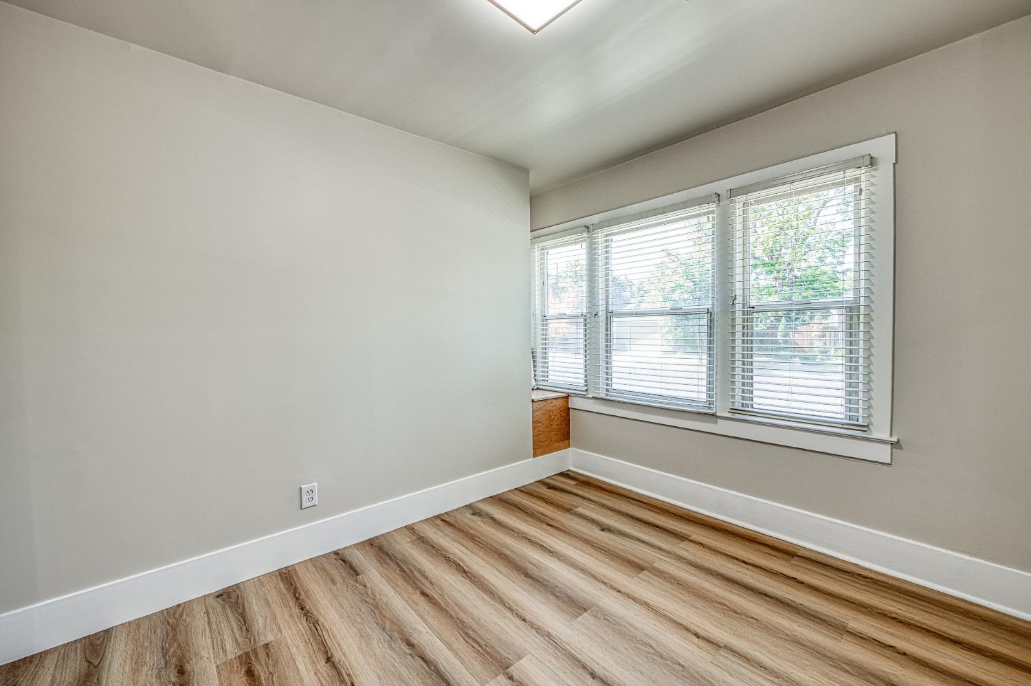 506 E Vassar