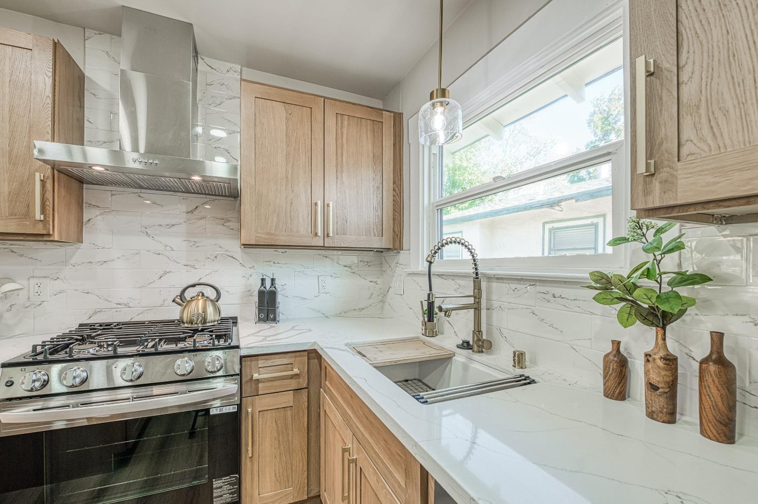 506 E Vassar