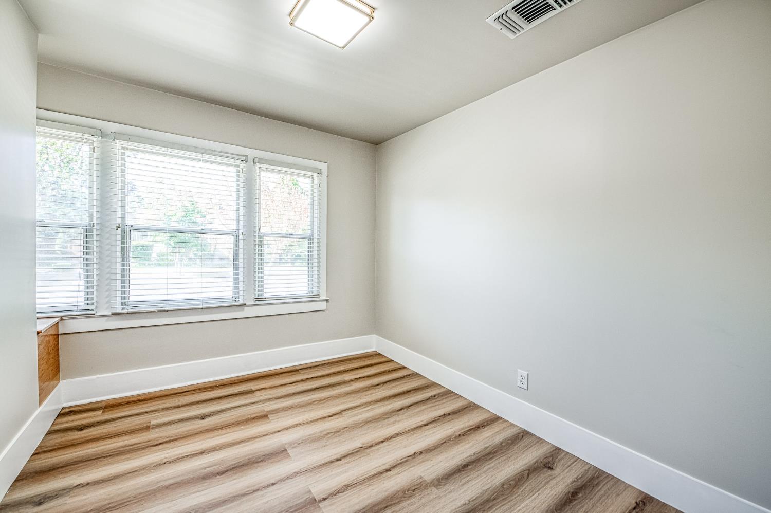 506 E Vassar